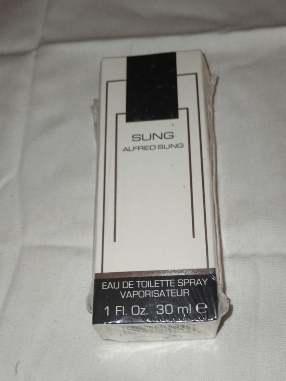 Sung By Alfred Sung Eau De Toilette Spray 1 fl.oz